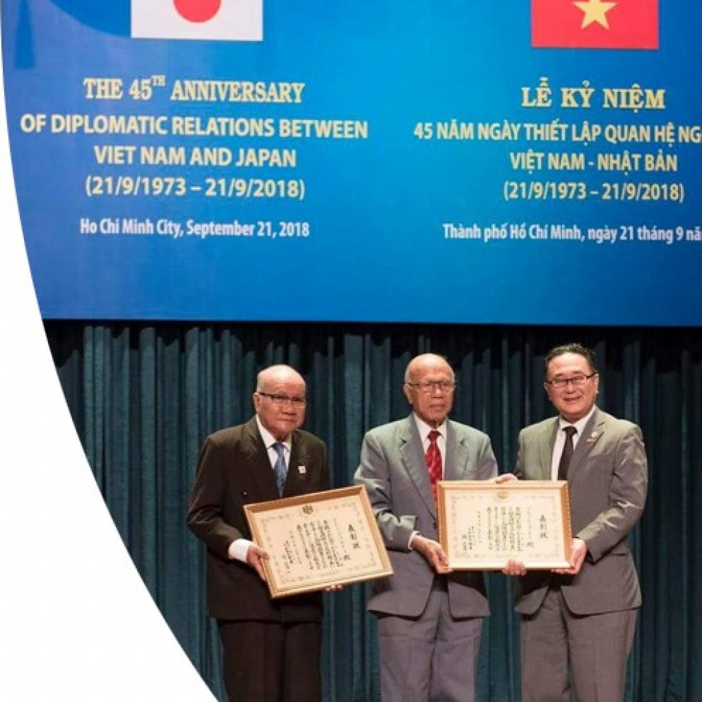 Bang khen Bo ngoai giao 1 - Đông Du Hà Nội